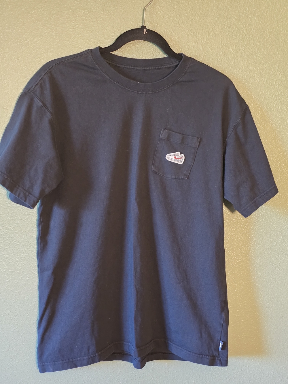 Nike Men's Black Short-Sleeve Pocket Tee with Small Logo Patch